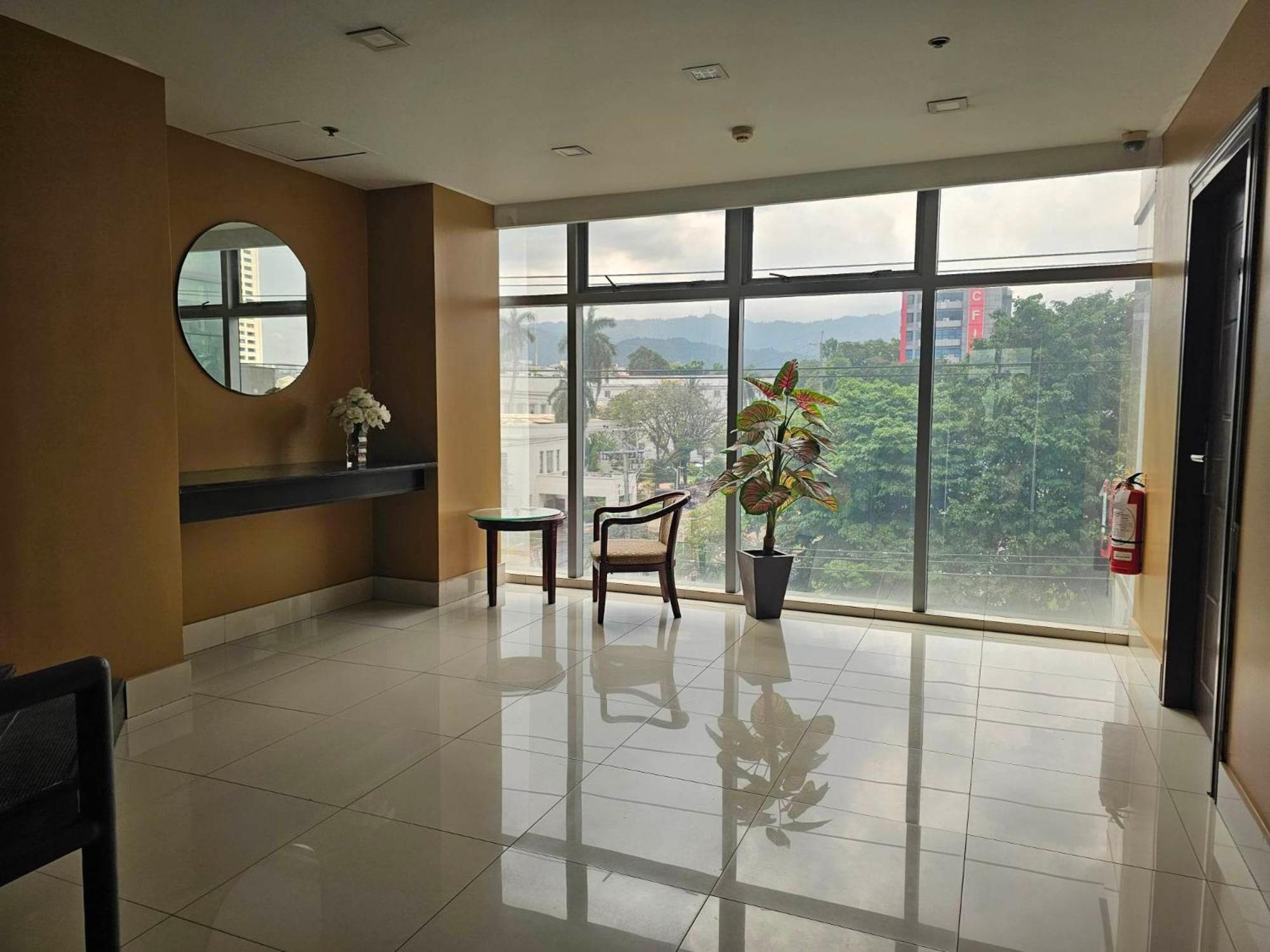 Cebu Capitol Central Hotel & Suites Powered By Cocotel 外观 照片